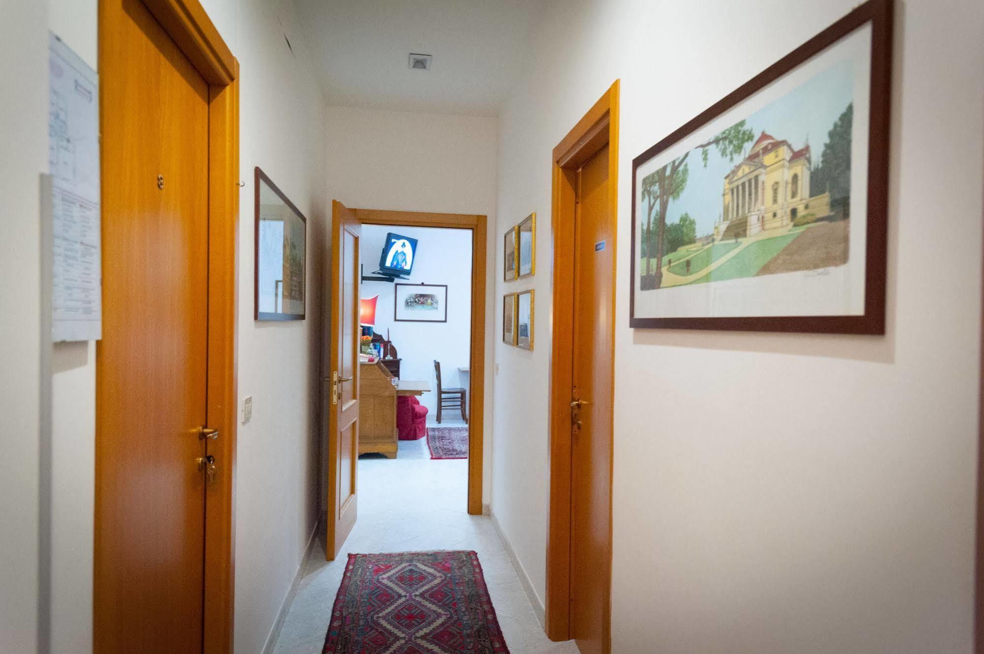 A Casa Di Serena A San Pietro Roma Exteriör bild